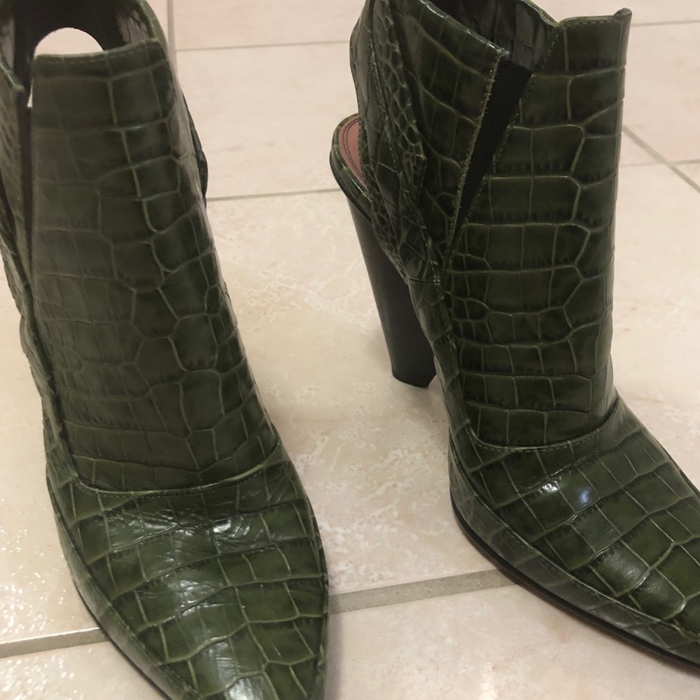 Authentic Derick Lam Classic Shoes